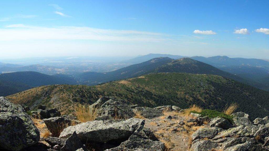 Cerro Minguete, Peña Bercial y Peña del Águila desde la cumbre de Montón de Trigo.